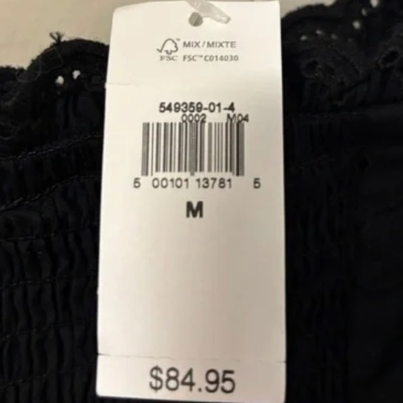 Gap Eyelet Top - Picture 3 of 4